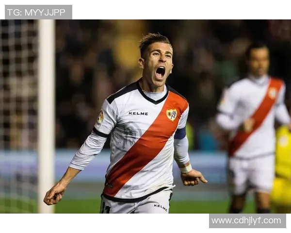 塞维利亚1-0小胜巴列卡诺紧追榜首巴塞罗那保持压力