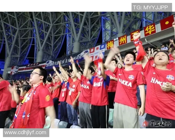 球迷激战现场,参与偶像助威成为焦点话题